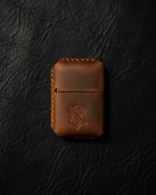 Deri kılıflı çakmak