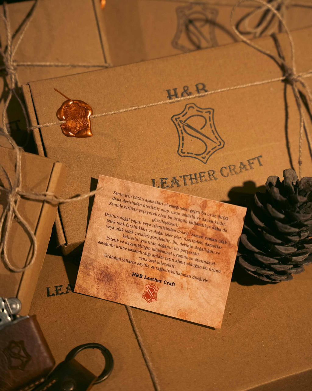 Deri kılıflı çakmak